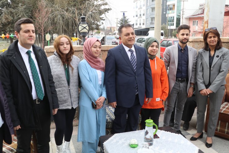 Burdurlu gönüllüler depremzedelere kucak açtı