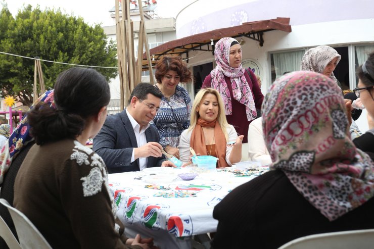 Tütüncü, depremzedeler için magnet yaptı