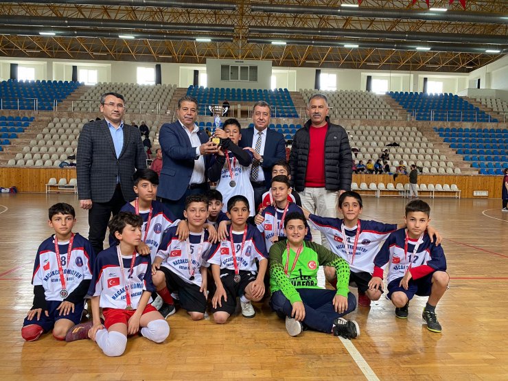 Kumluca'da Futsal Turnuvası sonuçlandı