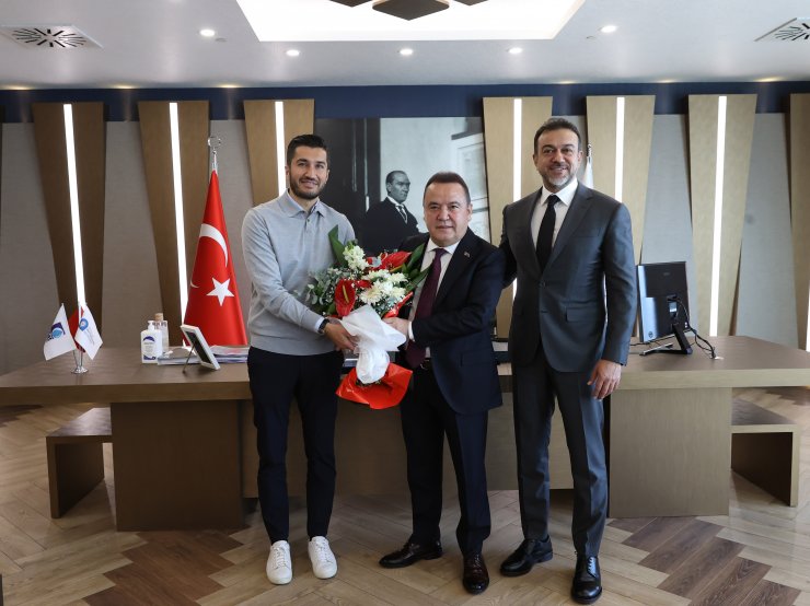 Antalyaspor'un yeni başkanı Sabri Gülel'den Başkan Böcek'e ziyaret