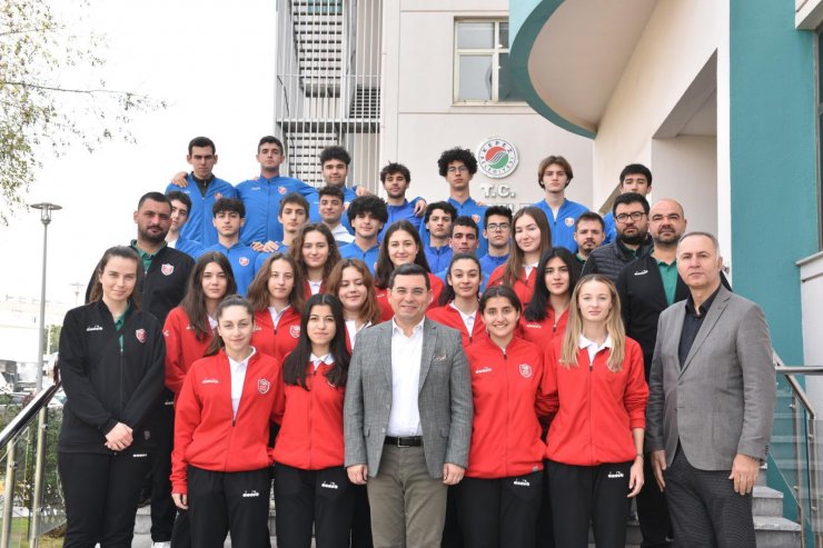 Tütüncü, basketbolcuları ağırladı