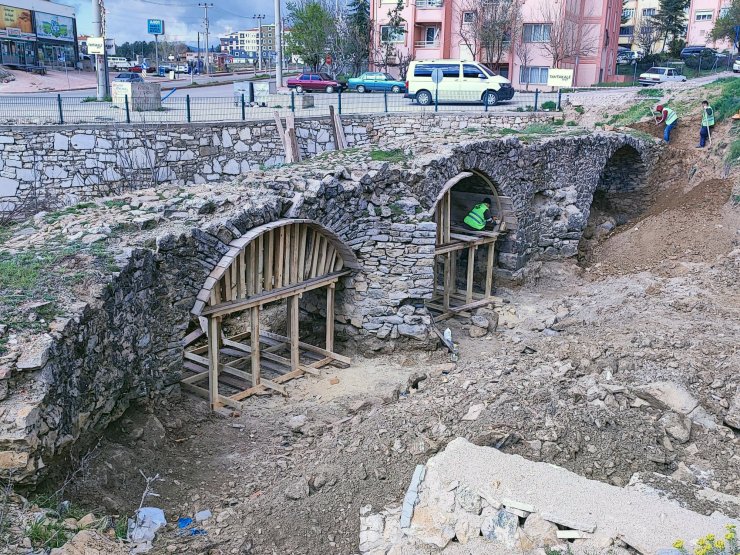Tarihi Onaç Köprüsü restore ediliyor