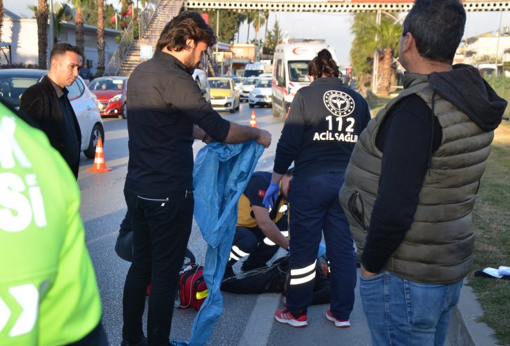 Üst geçitten atladı, üzerine düştüğü TIR'ın altında kalıp öldü