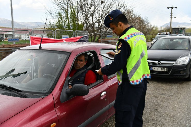 Vali Vekili Özgödek trafik uygulama noktalarını ziyaret etti