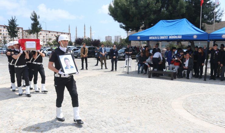 Evine dönerken kaza yapan polis memuru hayatını kaybetti (2)