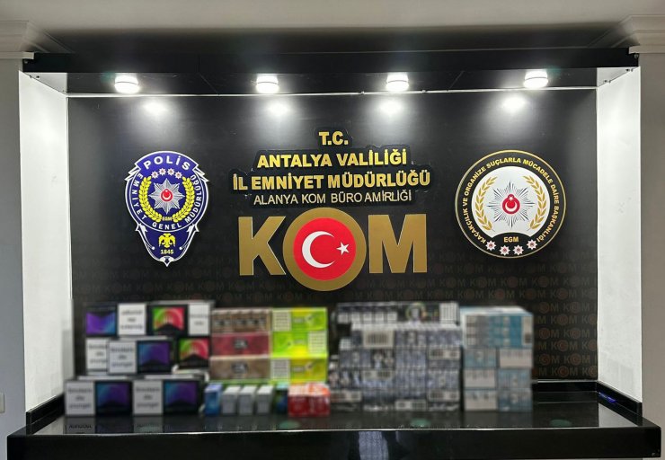 Antalya polisi 2 bin 500 paket gümrük kaçağı sigara ele geçirdi