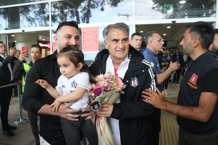 Beşiktaş kafilesine Antalya'da coşkulu karşılama