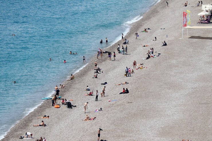 Antalya'da dün sağanak etkili oldu, bugün deniz havası