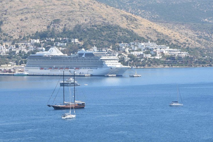 Bodrum'a denizden 1182 turist geldi