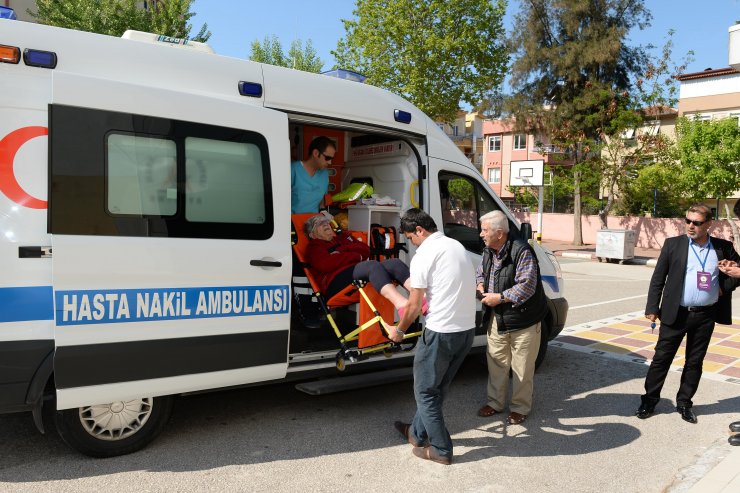 Muratpaşa'dan engelli, yaşlı ve afetzede seçmene ulaşım desteği