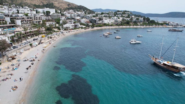 Bodrum'da oyunu kullanan sahile akın etti