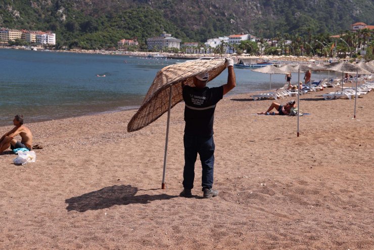 Marmaris'te plajlar sezona hazırlanıyor