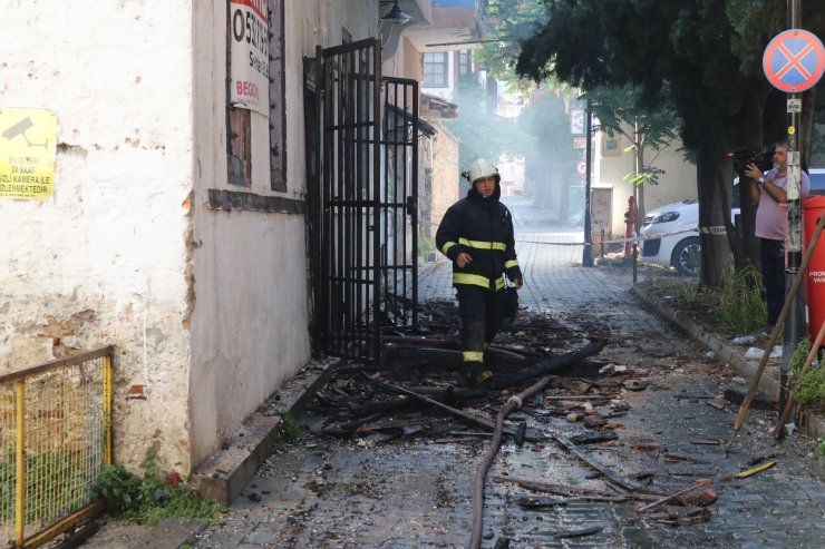 Kaleiçi'nde tarihi ev küle döndü - Yeniden