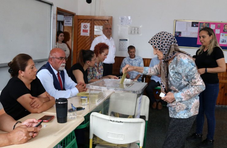 Her gün 20 bin kişinin ziyaret ettiği Kaleiçi'nin seçmen sayısı 594