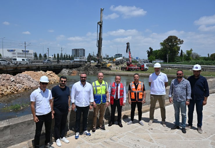 Başkan Böcek, Cırnık Köprüsü'nde çalışmaları inceledi