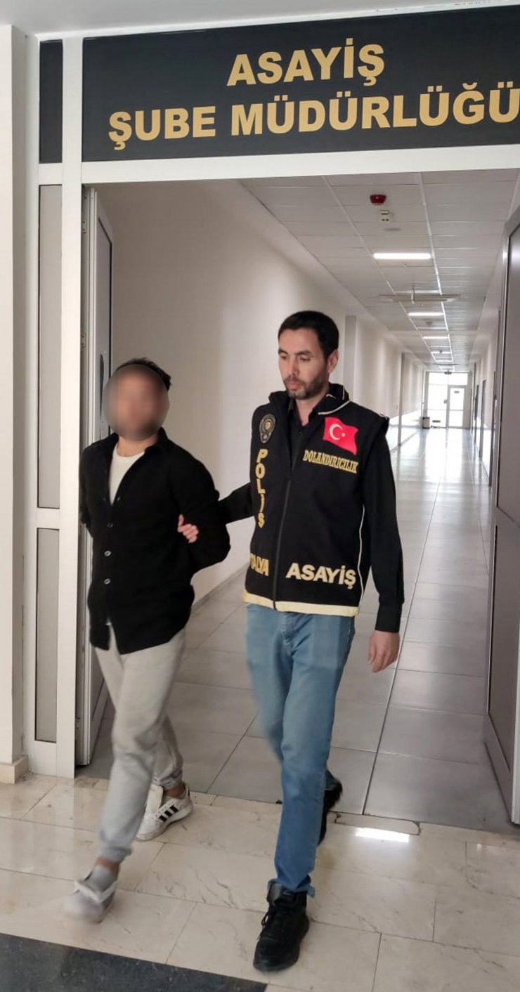 'Polisim' yalanıyla 5 milyon lira aldı, gerçek polise yakalandı