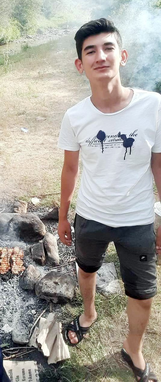 Kamyonet ile otomobil çarpıştı; 1 ölü, 3 yaralı
