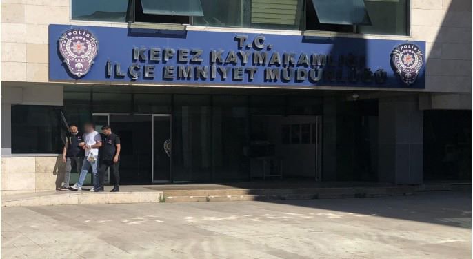 Hükümlü 2 firari polise yakalandı