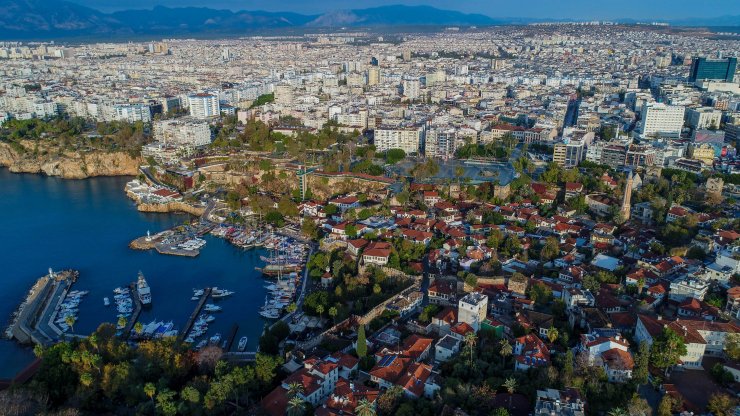 Yabancılar konut yatırımını en çok Antalya'ya yaptı