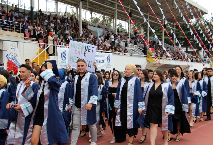 ISUBÜ'de mezuniyet coşkusu