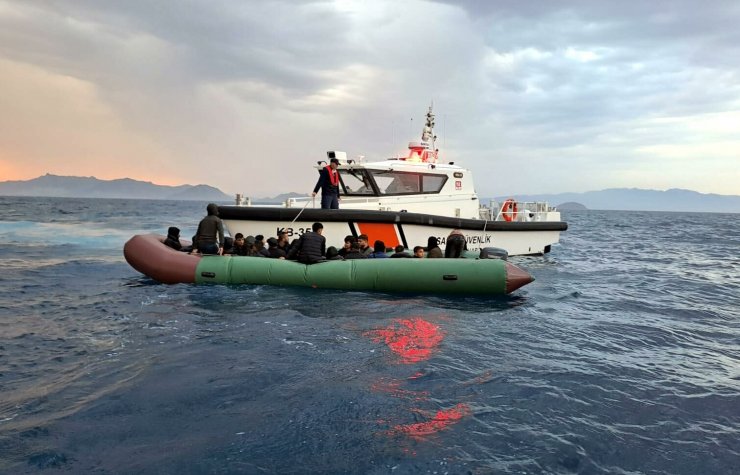 Bodrum açıklarında 27 kaçak gömen yakalandı, 19 kaçak göçmen kurtarıldı