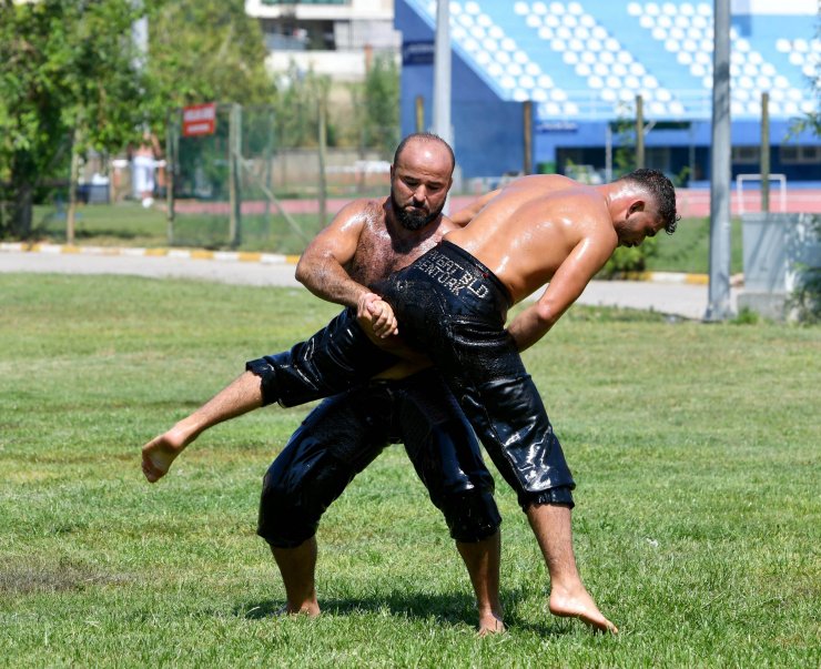 Başpehlivan Okulu, altın kemeri gözüne kestirdi