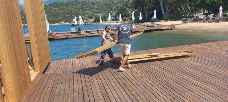 Bodrum'da kaçak ahşap loca işletme sahipleri tarafından kaldırıldı