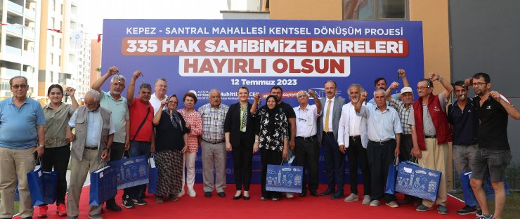 Kepez-Santral'de 441 daire hak sahiplerine teslim edildi