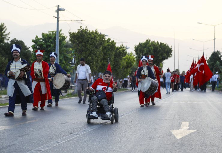 Antalya'da 40 derece sıcakta anma yürüyüşü