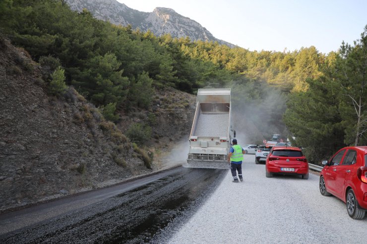 Datça'da  5 mahallenin ikinci kat sathi kaplaması yapılan yolu açıldı