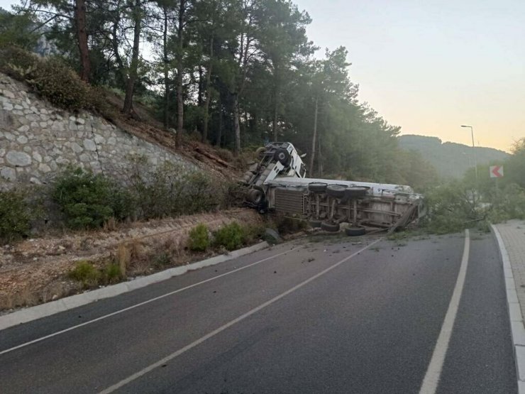 Muğla'da sıvılaştırılmış doğal gaz taşıyan tanker alt yola düştü