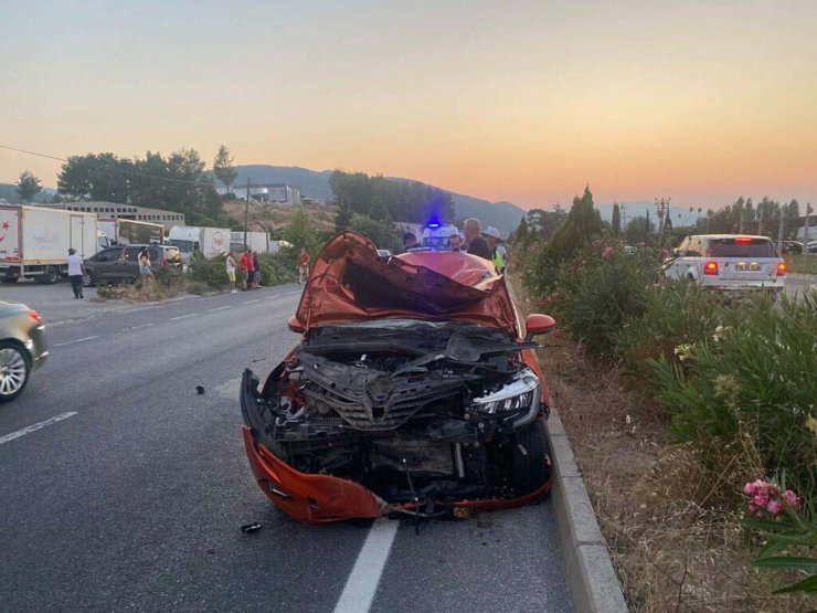 Muğla'da otomobilin çarptığı motosikletteki 2 kişi öldü, 2 yaralı