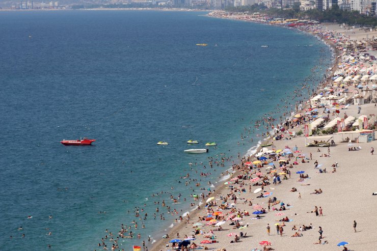 Antalya nem bulutları altında