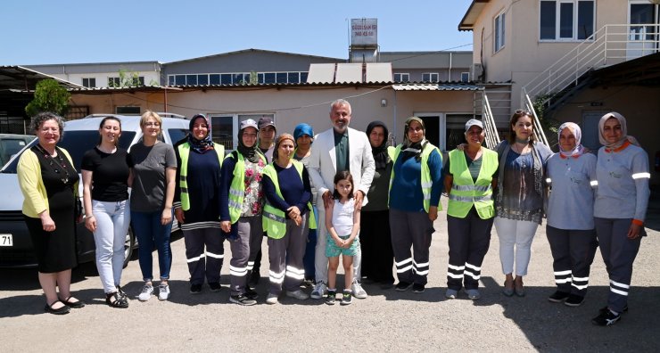 Manavgat'ın sokaklarına kadın eli değdi