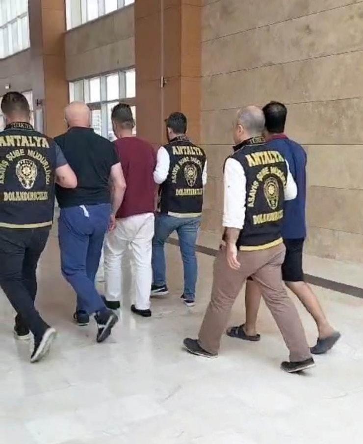 Nitelikli dolandırıcılıktan 6 gözaltı