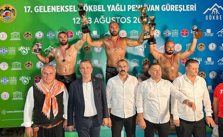 Gökbel'de başpehlivan Ali Gürbüz oldu