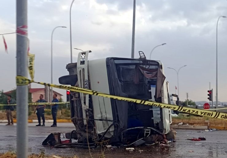 33 kişinin yaralandığı kazada, kamyonet sürücüsü gözaltına alındı 