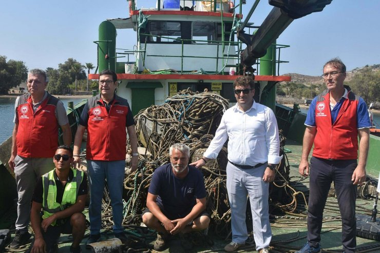 Bodrum'da denizin dibinde tonoz ve çapa temizliği