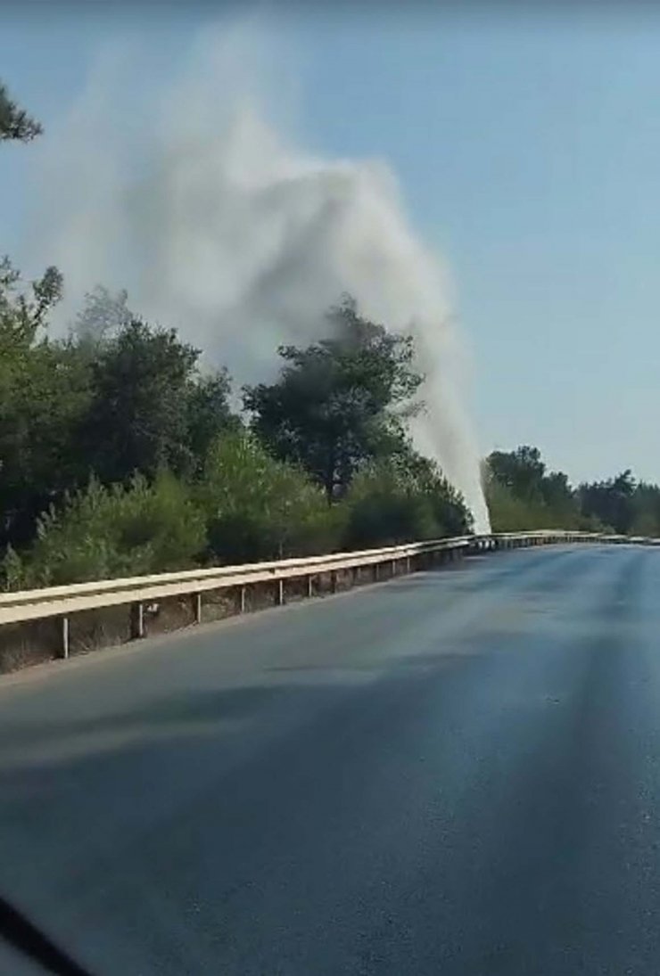 Bodrum'da isale hattı patladı, tazyikli su metrelerce yükseğe fışkırdı