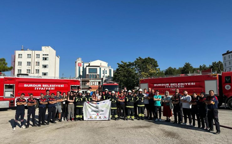 Yabancı öğrencilere 'yangın söndürme' eğitimi