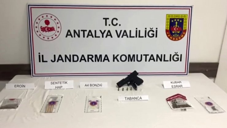 Jandarmadan Kemer ve Kumluca'da uyuşturucu operasyonları