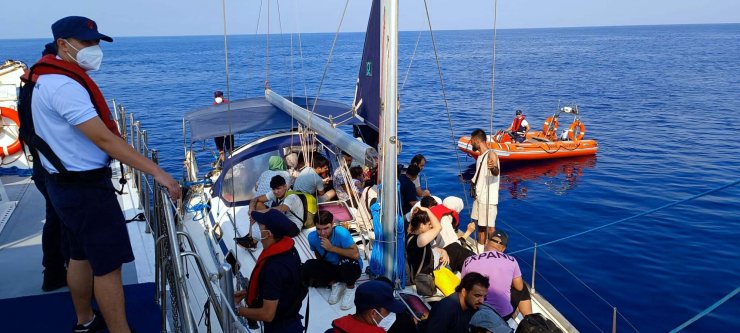 Bodrum'da 118 kaçak göçmen kurtarıldı, 18 kaçak göçmen yakalandı