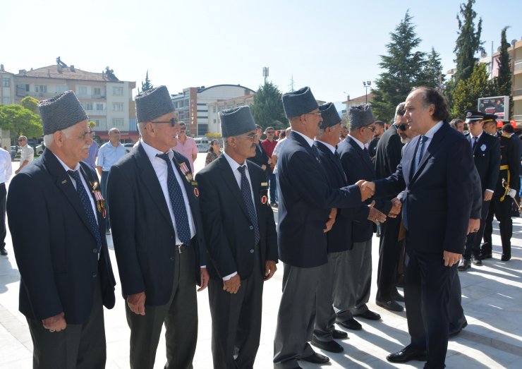 Korkuteli'de Zafer Bayramı törenle kutlandı