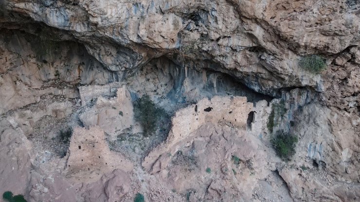 Karanlıkdere'deki gizemli manastır kurtarılmayı bekliyor