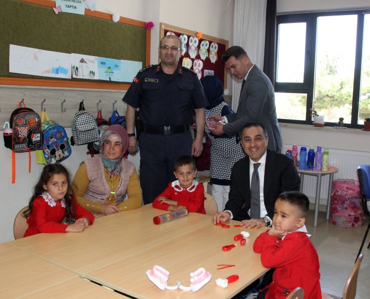 Burdur'da İlköğretim Haftası töreni