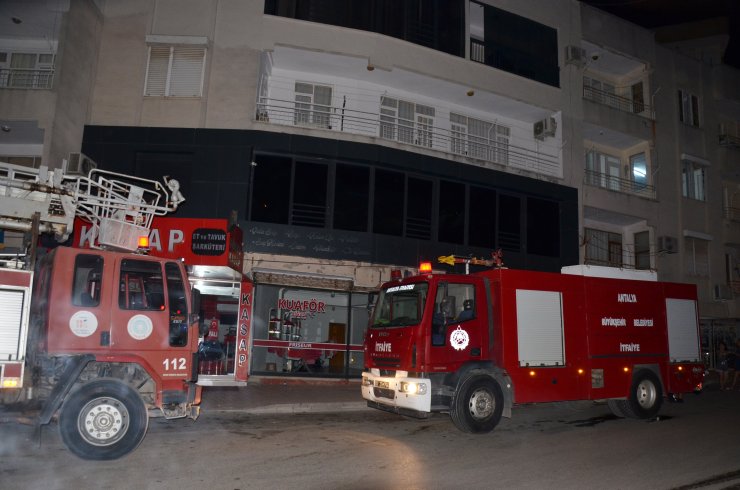 Merdiven boşluğundaki duman korkuttu