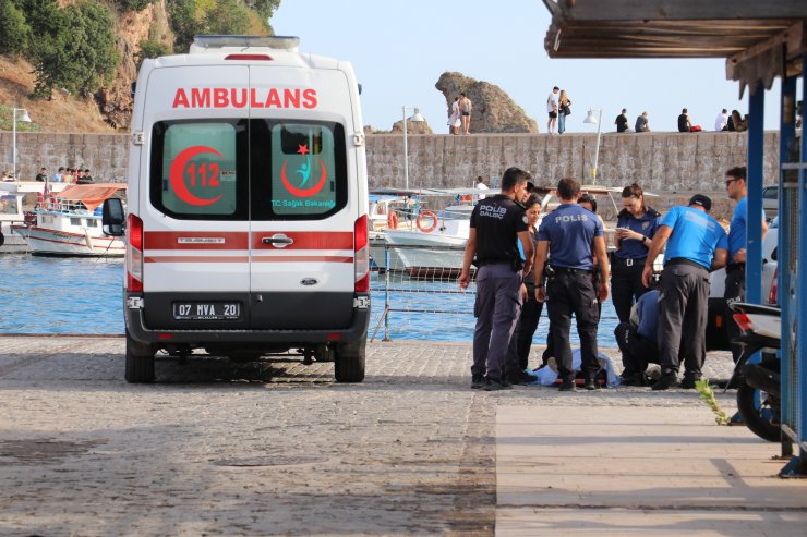Antalya'da, denizde kadın cesedi bulundu