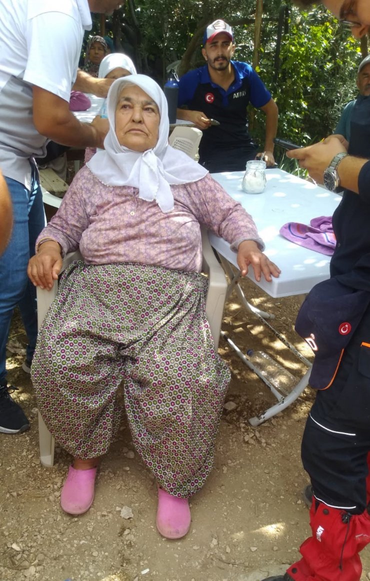 Antalya'da kayıp kadın aranıyor (2)