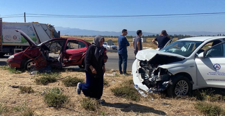 Sandıklı'da kaza: 5 kişi yaralı