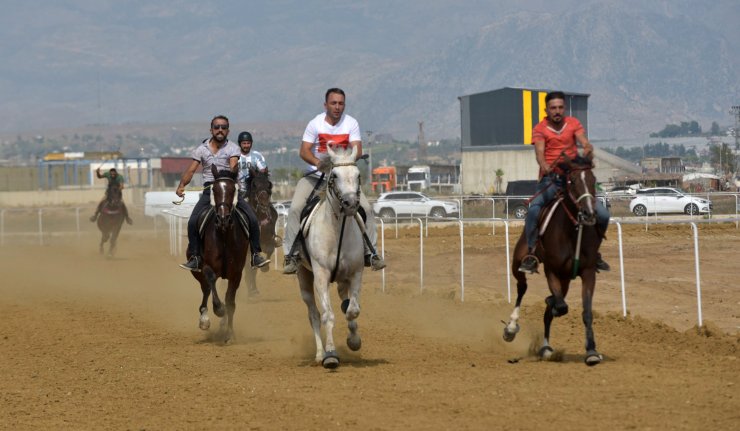 Manavgat-Side Rahvan At Yarışları yapıldı